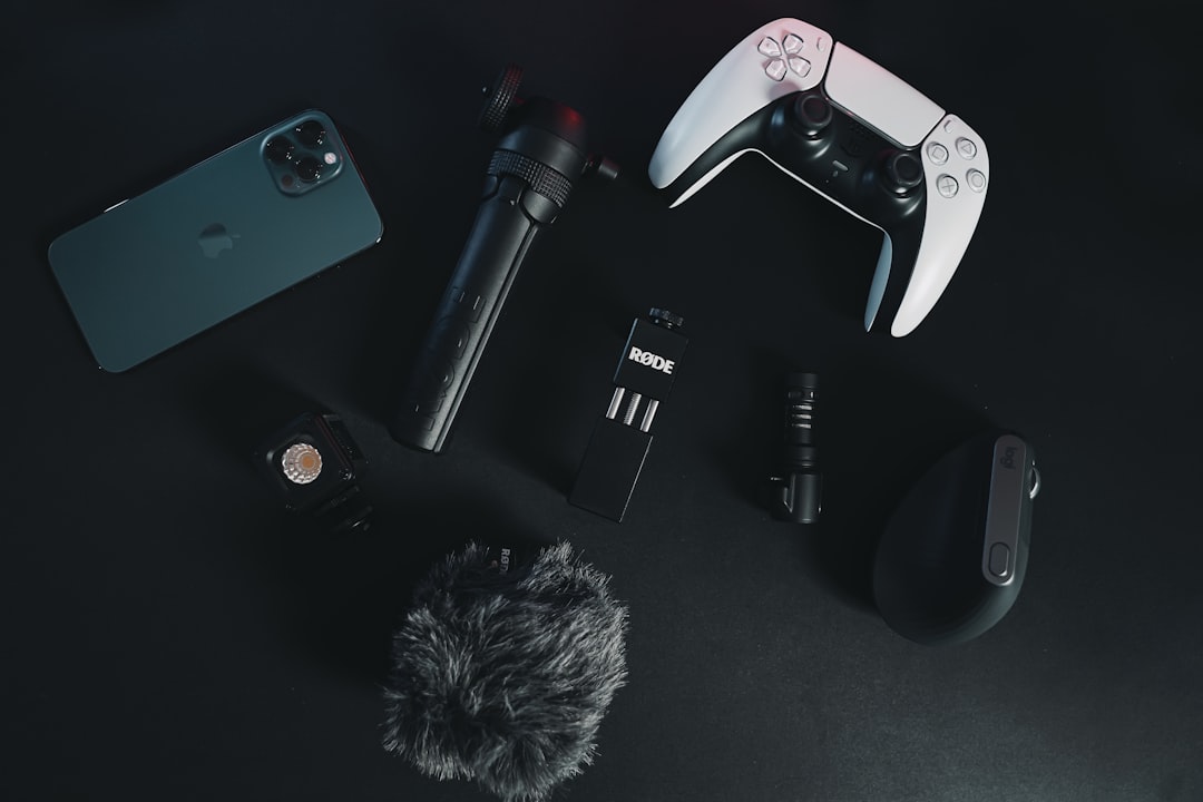 iPhone 12 Pro Max, DualSense, Rode microphone, led light and more in one place